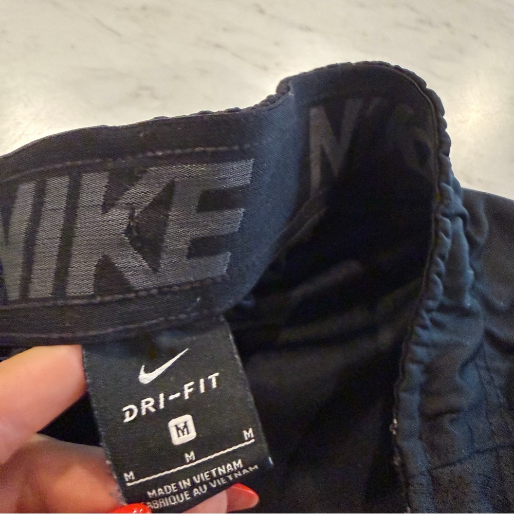 Nike Men's Black Athletic Shorts - Picture 4 of 5